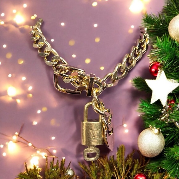Louis Vuitton #310 Lock & Key on unbranded Gold Buckle Chain Necklace - Picture 1 of 8